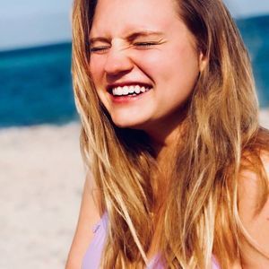 Meet your Posher, Laura